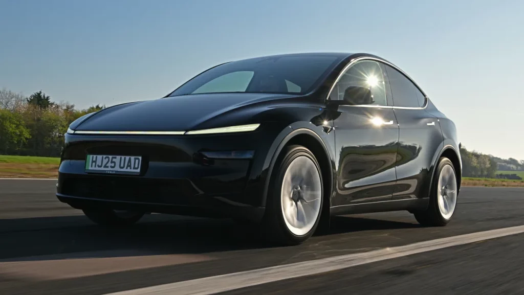 Νέα κατρακύλα στις πωλήσεις της Tesla