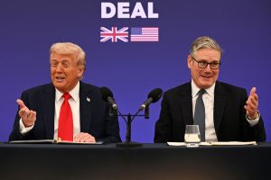 Νέα επίθεση Τραμπ κατά Στάρμερ: Δεν χρειαζόμαστε ανθρώπους που μπαίνουν σε πολέμους που έχουμε ήδη κερδίσει