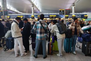 Κυβερνοεπίθεση σε ευρωπαϊκά αεροδρόμια: Την επιβεβαιώνει το κέντρο ελέγχου της ΕΕ – Συνεχίζονται τα προβλήματα στο Βερολίνο