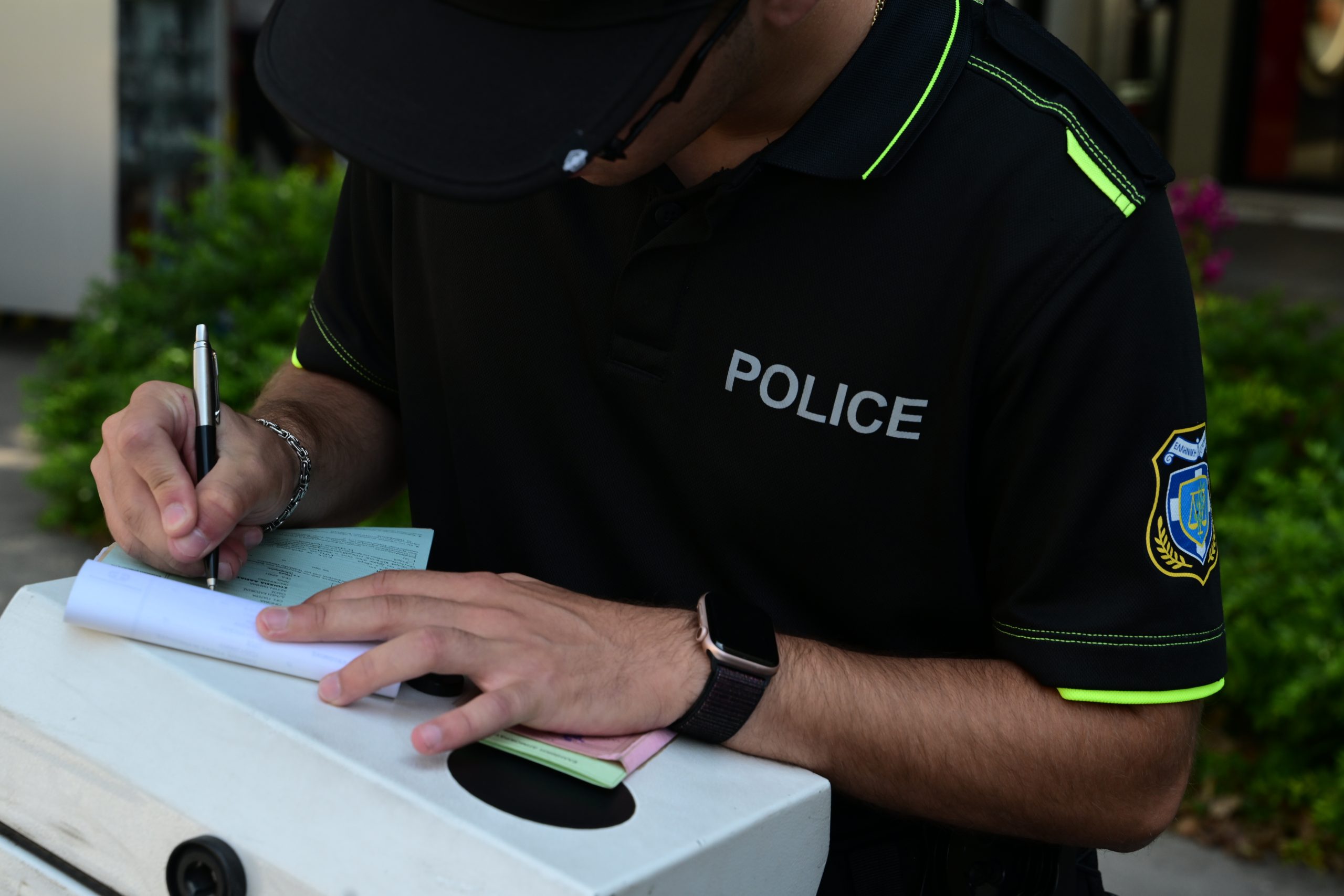 Ξέφυγαν και οι αστυνομικοί: H ΕΛ.ΑΣ τούς ζητεί να τηρούν τον ΚΟΚ