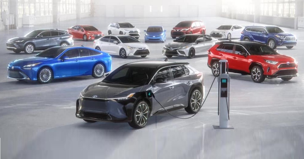 Μείωση στις νέες εγγραφές αυτοκινήτων στην ΕΕ, τα ηλεκτρικά ανεβαίνουν δυναμικά