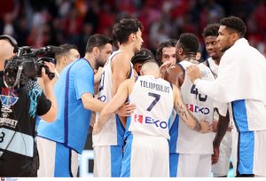 Αδειες φανέλες απέναντι σε «12 γίγαντες»