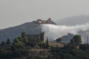 Φωτιά στο Παρθένι Αρκαδίας – Στη μάχη τρία εναέρια