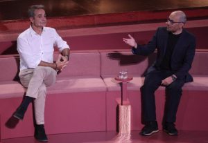 Ποιοι είναι οι «υπεράνθρωποι» για τους οποίους μίλησε ο Demis Hassabis με τον Κ. Μητσοτάκη στο Ωδείο Ηρώδου Αττικού