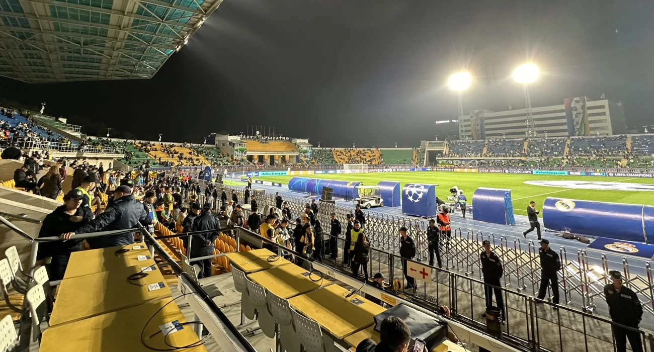 Πανικός στο Καζακστάν! Πάνω από 30.000 οπαδοί έξω από το γήπεδο της Καϊράτ