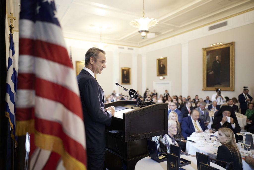 Εξω δεν πάμε καλά