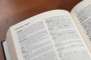 Parasocial, vibe coding και “6 7”: Οι τρεις λέξεις που σημάδεψαν το 2025