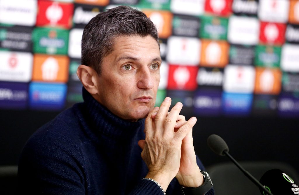 H πίεση αγγίζει (πλέον) τον Λουτσέσκου