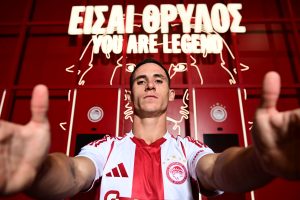 Ποντένσε: «Δεν περίμενα τέτοια υποδοχή, δεύτερη οικογένειά μου ο Ολυμπιακός» (vid)