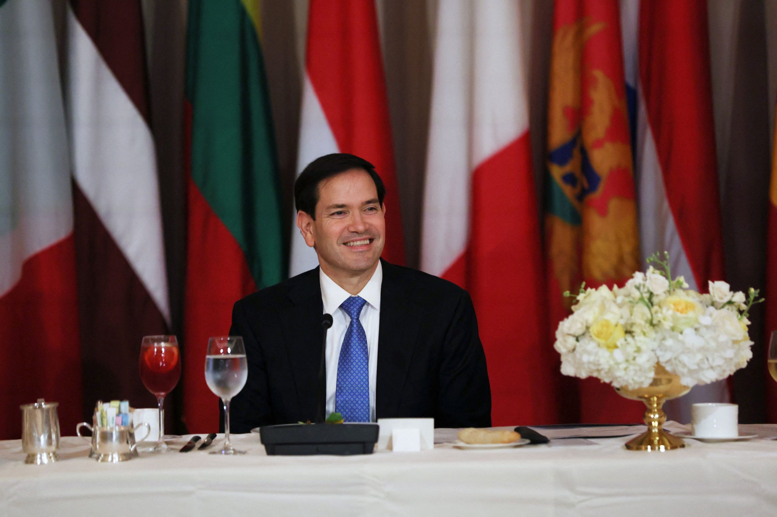 Τριπλή αποστολή από τις ΗΠΑ στην Αθήνα