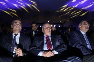 Επιχείρηση «8η Οκτωβρίου»: Ανοίγματα υπό όρους από το Μαξίμου