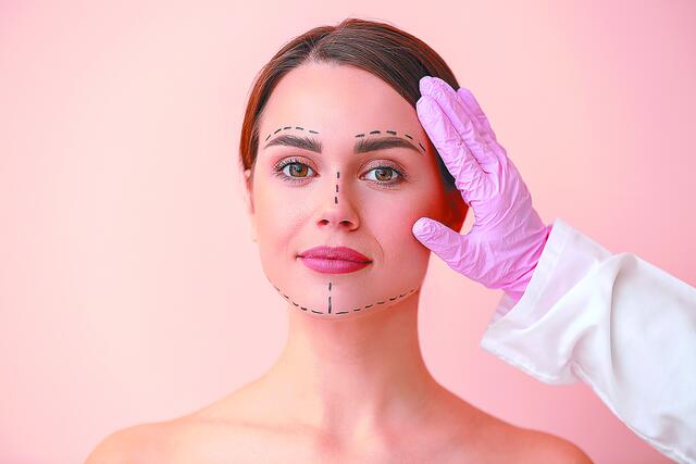 Αναζητώντας το τέλειο πρόσωπο: Η απομυθοποίηση του μπότοξ, του υαλουρονικού, των νημάτων, των πλαστικών