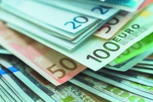 Κρατικά «φέσια»: Πάνω από 3,8 δισ. ευρώ χρωστάει το κράτος σε ιδιώτες