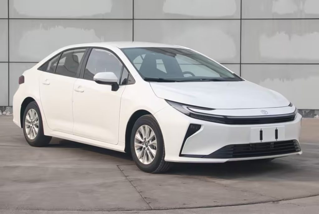 Τοyota Corolla:  Nέο πρόσωπο, γνωστή αξιοπιστία