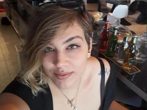 Θανατηφόρο τροχαίο στην Αταλάντη: «Ο γιος μας περιμένει ακόμη να την δει» λέει ο σύζυγος της άτυχης 32χρονης