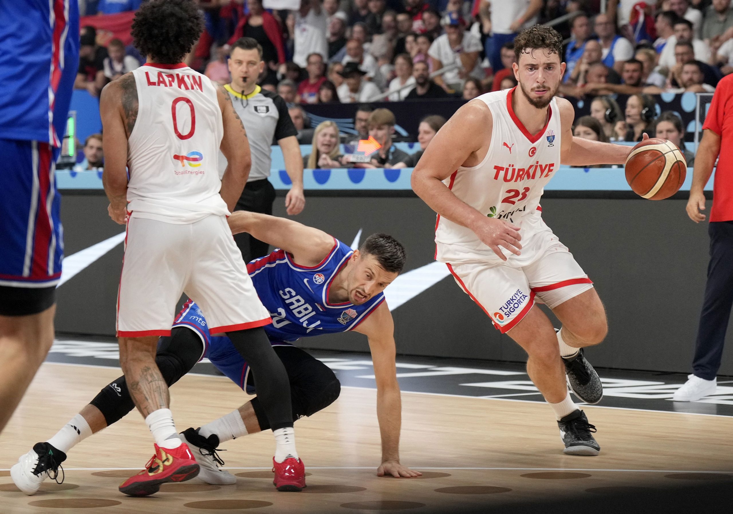 Τουρκία – Σερβία 95-90: Πήρε το ντέρμπι και την πρώτη θέση στον όμιλο