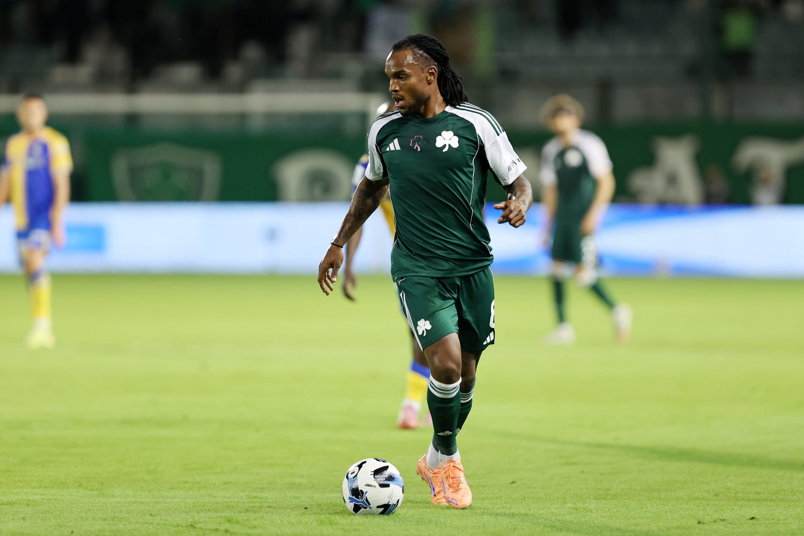 Αναστάτωση στον Παναθηναϊκό - Ενοχλήσεις και πρόωρη αλλαγή για τον Ρενάτο Σάντσες