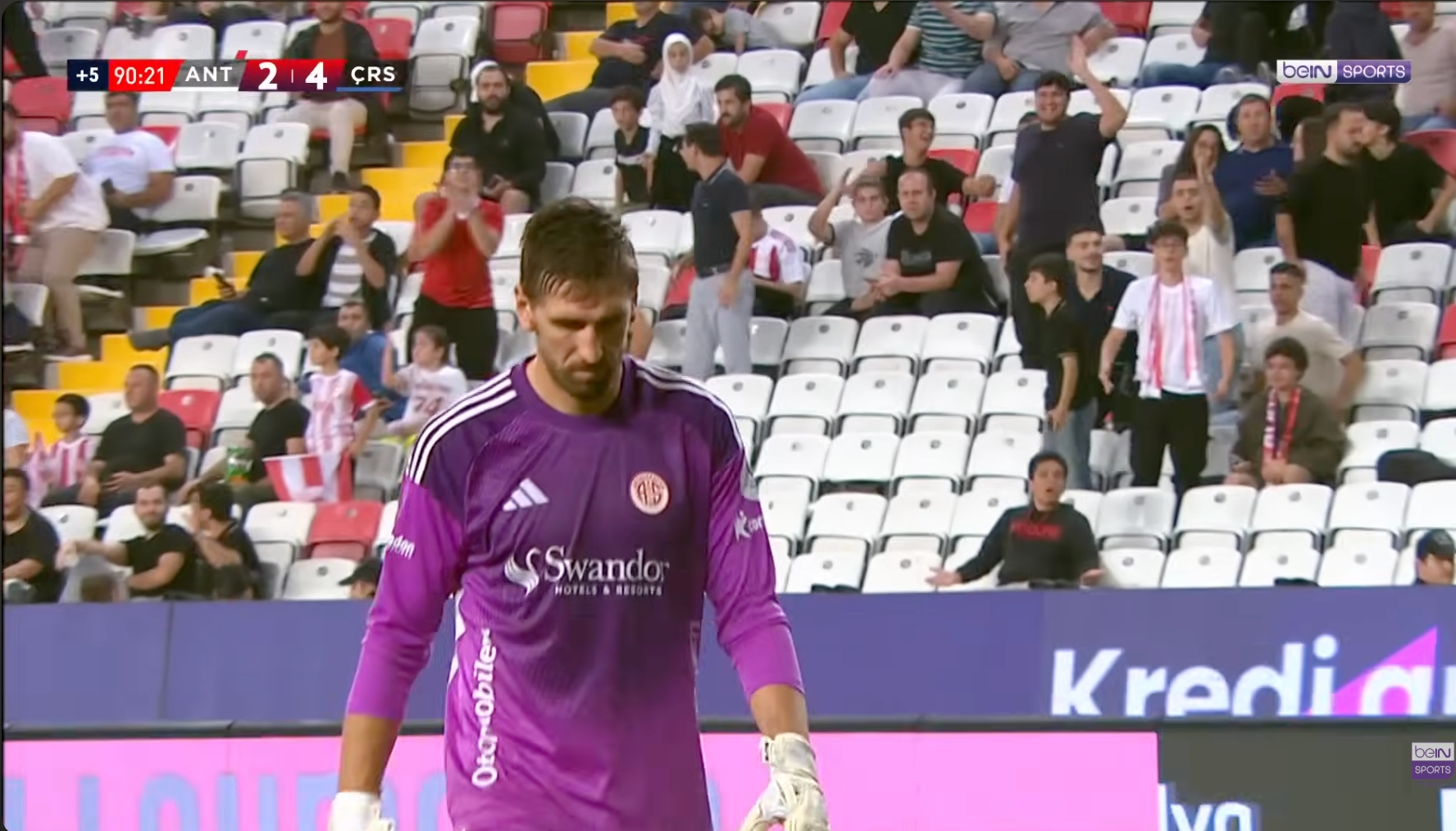 Το blooper της χρονιάς: Ο Κουέστα δέχθηκε απίστευτο γκολ πίσω από το κέντρο!