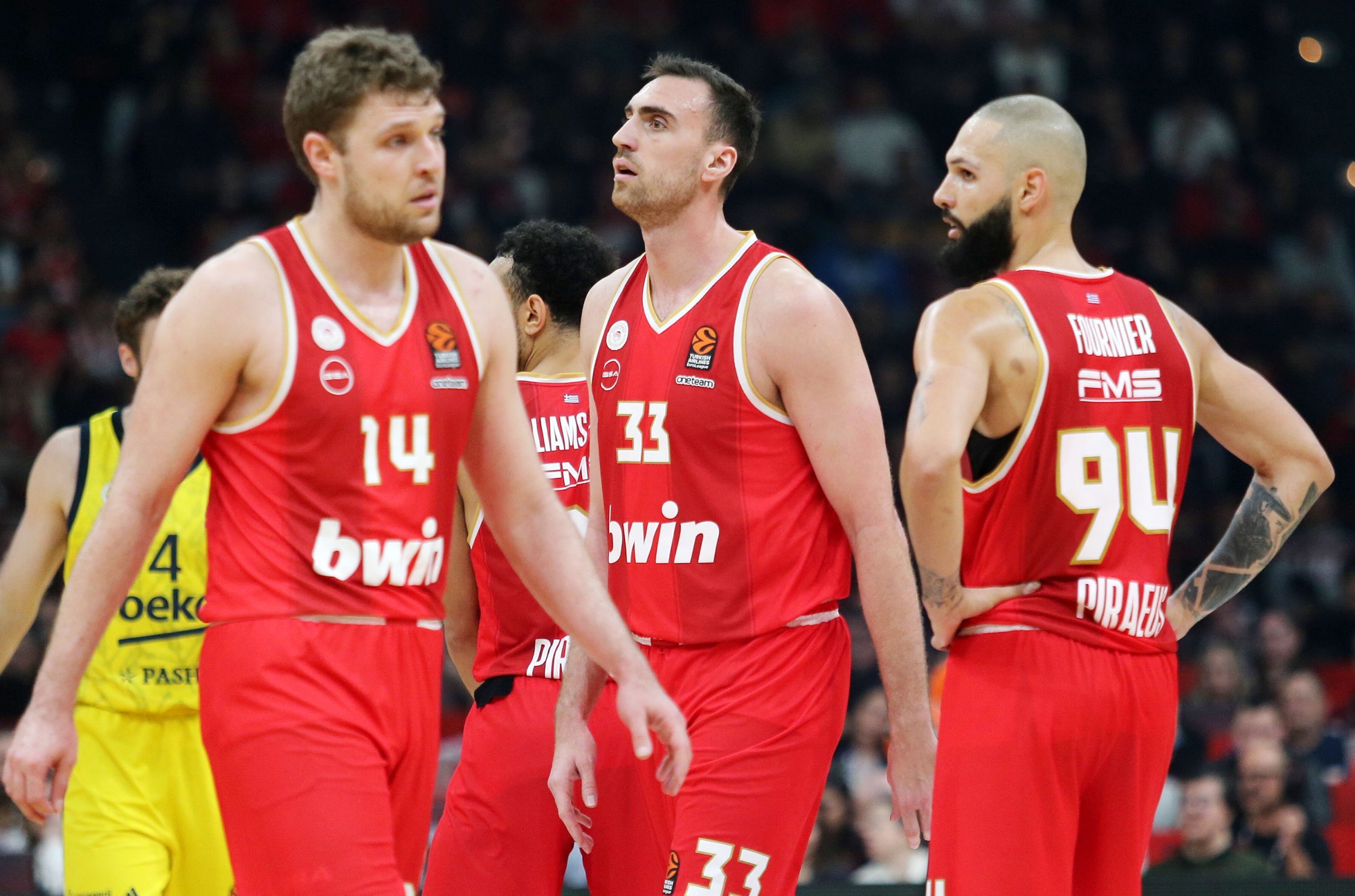 ΚΑΕ Ολυμπιακός: Αύριο η βράβευση των Βεζένκοφ, Φουρνιέ και Μιλουτίνοφ για την καλύτερη πεντάδα της Basket League