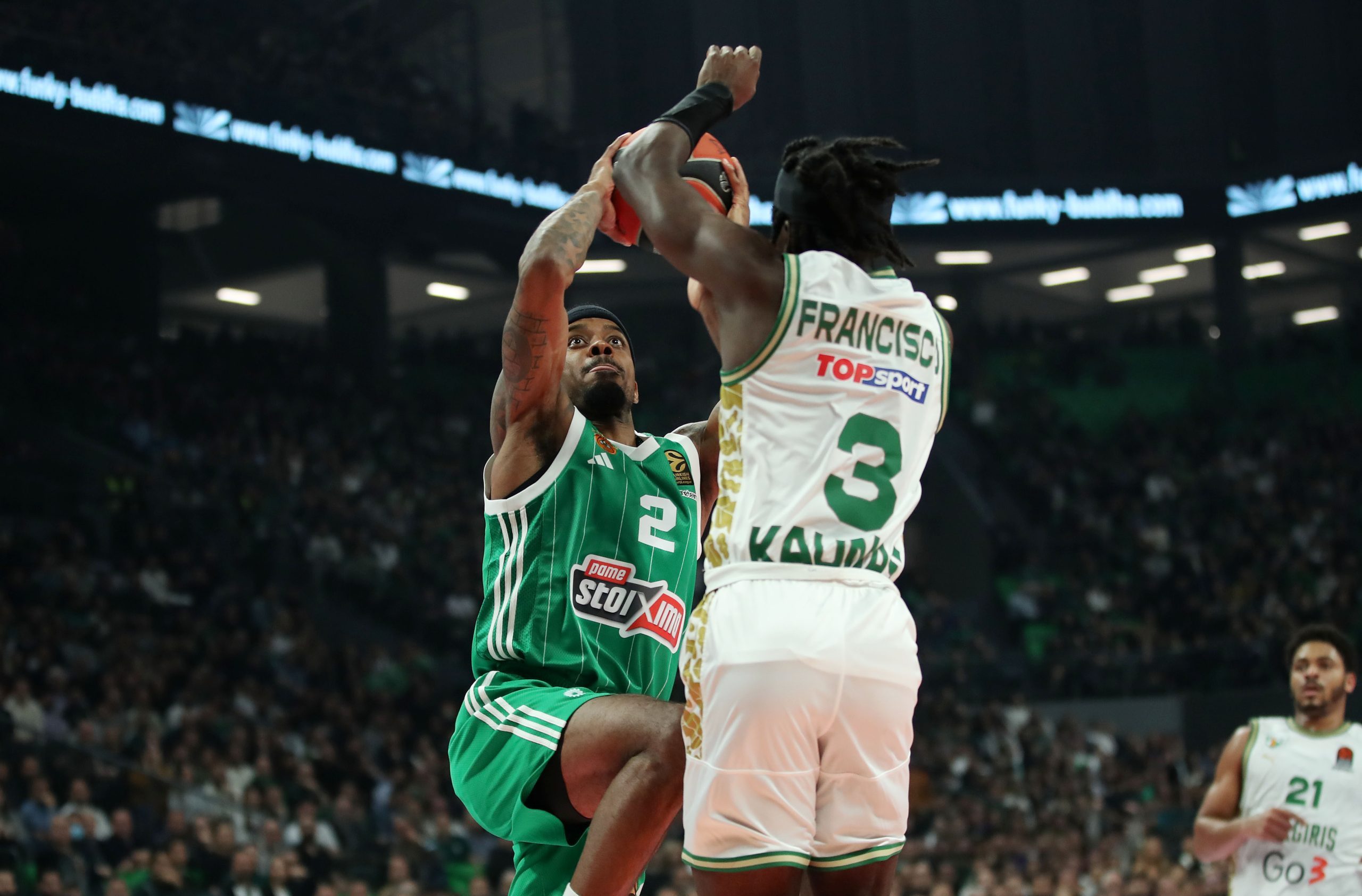 Ο πρώτος μπλοκέρ της EuroLeague έχει ύψος... 1,85