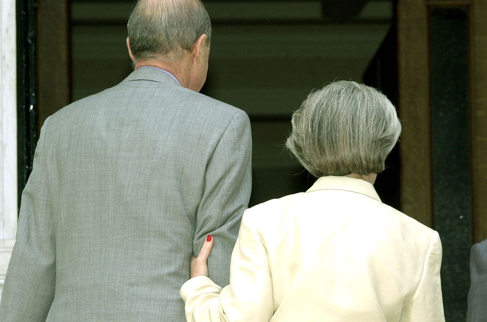 Το ήξερες ότι το «αγκαζέ» δεν είναι ελληνική λέξη; Πώς λέγεται στα ελληνικά