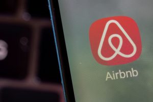 Τουρισμός και Airbnb ανεβάζουν τον τζίρο στα σουπερμάρκετ
