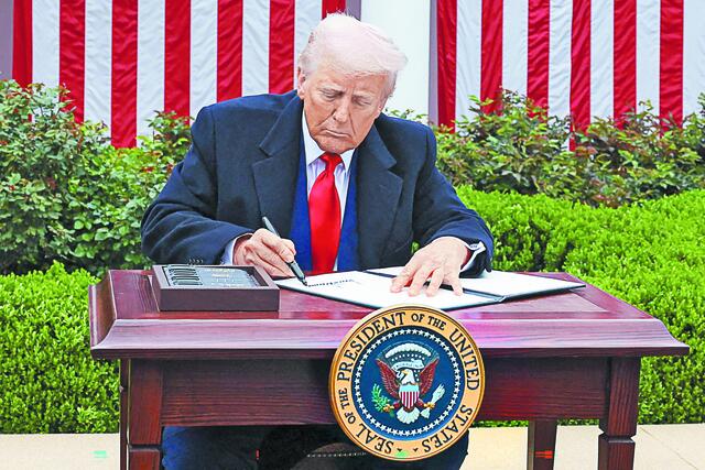 Η Βενεζουέλα καταγγέλλει την «αποικιοκρατική απειλή» Τραμπ για το κλείσιμο του εναέριου χώρου της