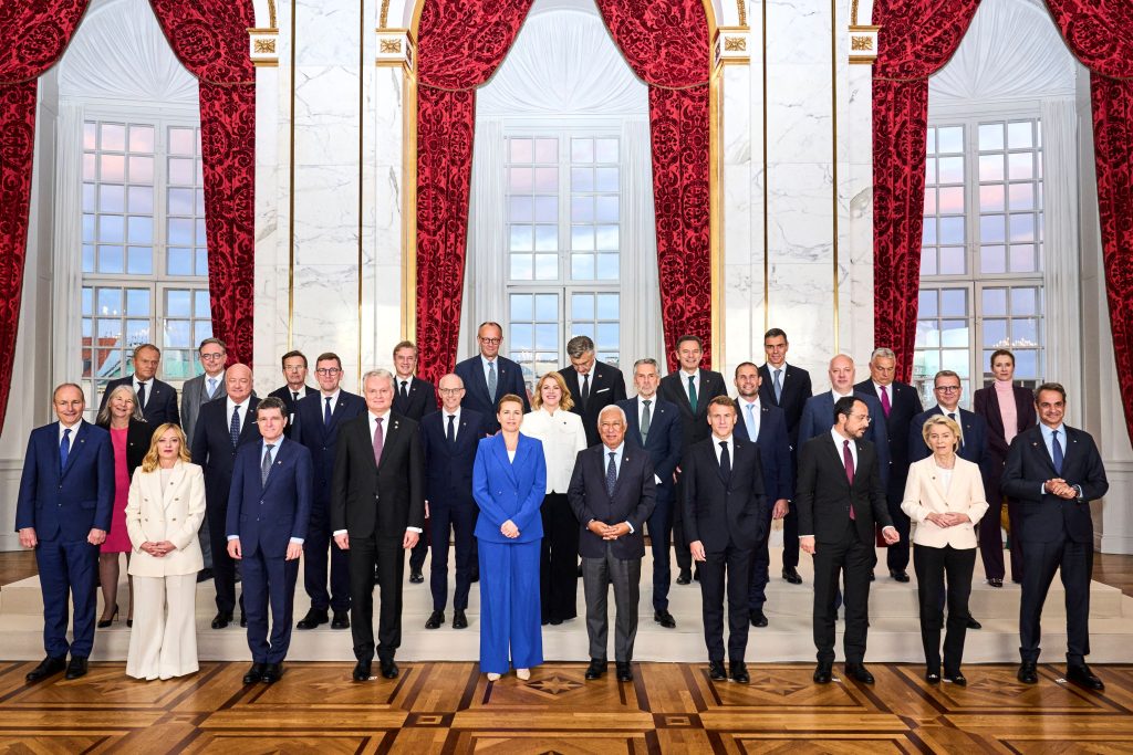 Συνάντηση 50 Ευρωπαίων ηγετών στην Κοπεγχάγη για Ουκρανία και οικονομία, παρών και ο Ζελένσκι