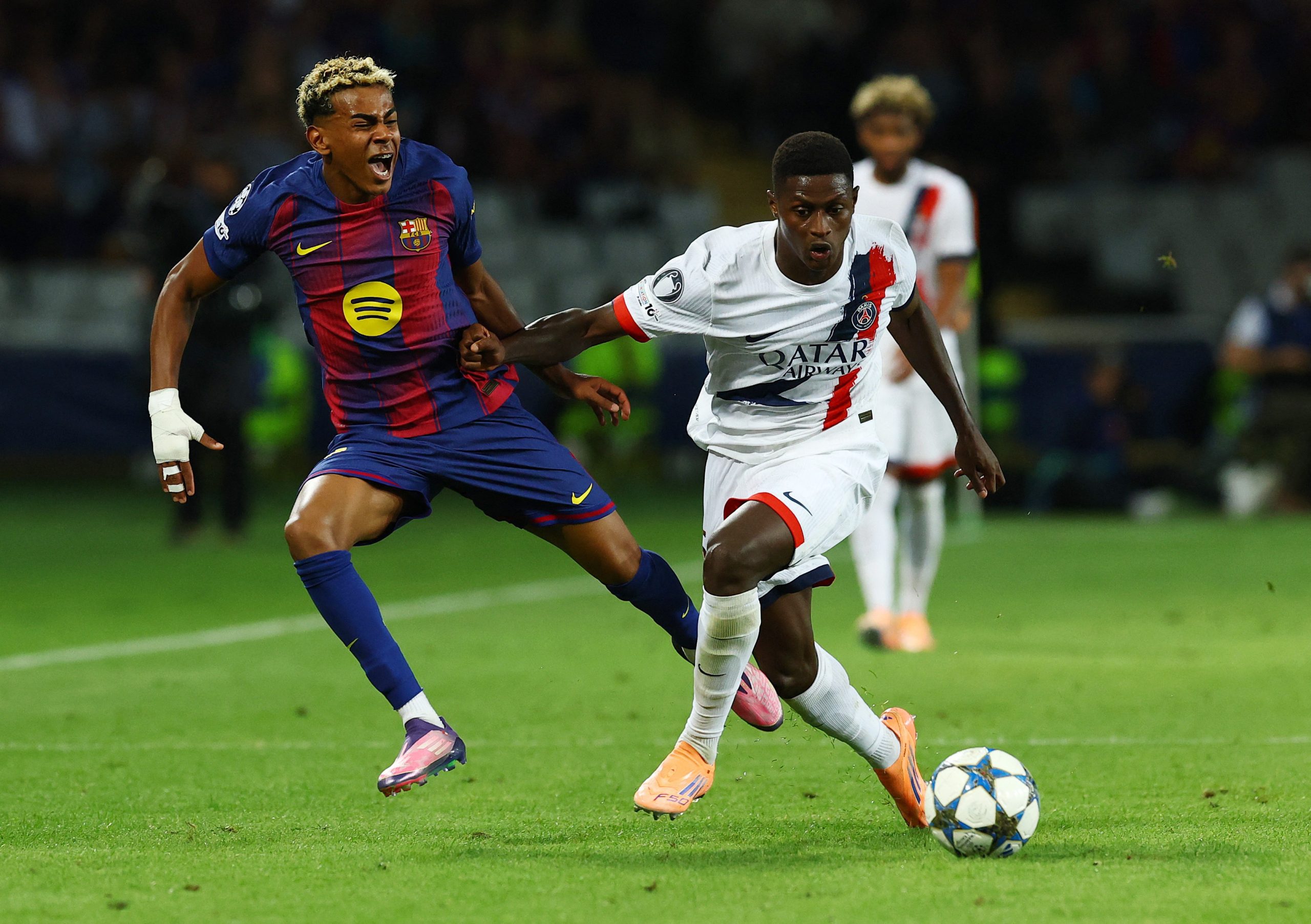 Σήμερα οι ποδοσφαιριστές δέχονται χτυπήματα και είναι λες και τους χτυπούν 10.000 Volt