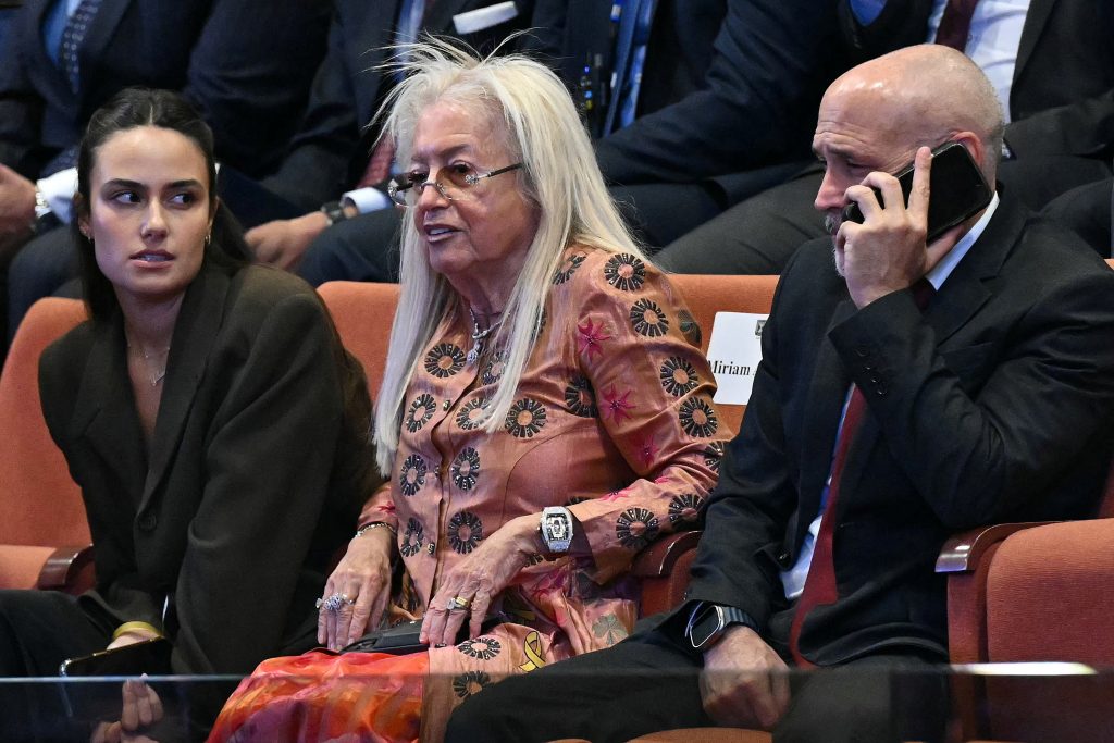 Ποια είναι η δισεκατομμυριούχος Μίριαμ Άντελσον που εκθείασε ο Τραμπ στην Κνεσέτ – Ο ρόλος της στην απελευθέρωση των ομήρων