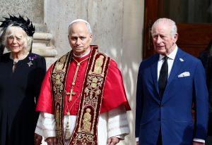 Βατικανό: Μετά από πέντε αιώνες, Βρετανός μονάρχης και Πάπας προσεύχονται από κοινού