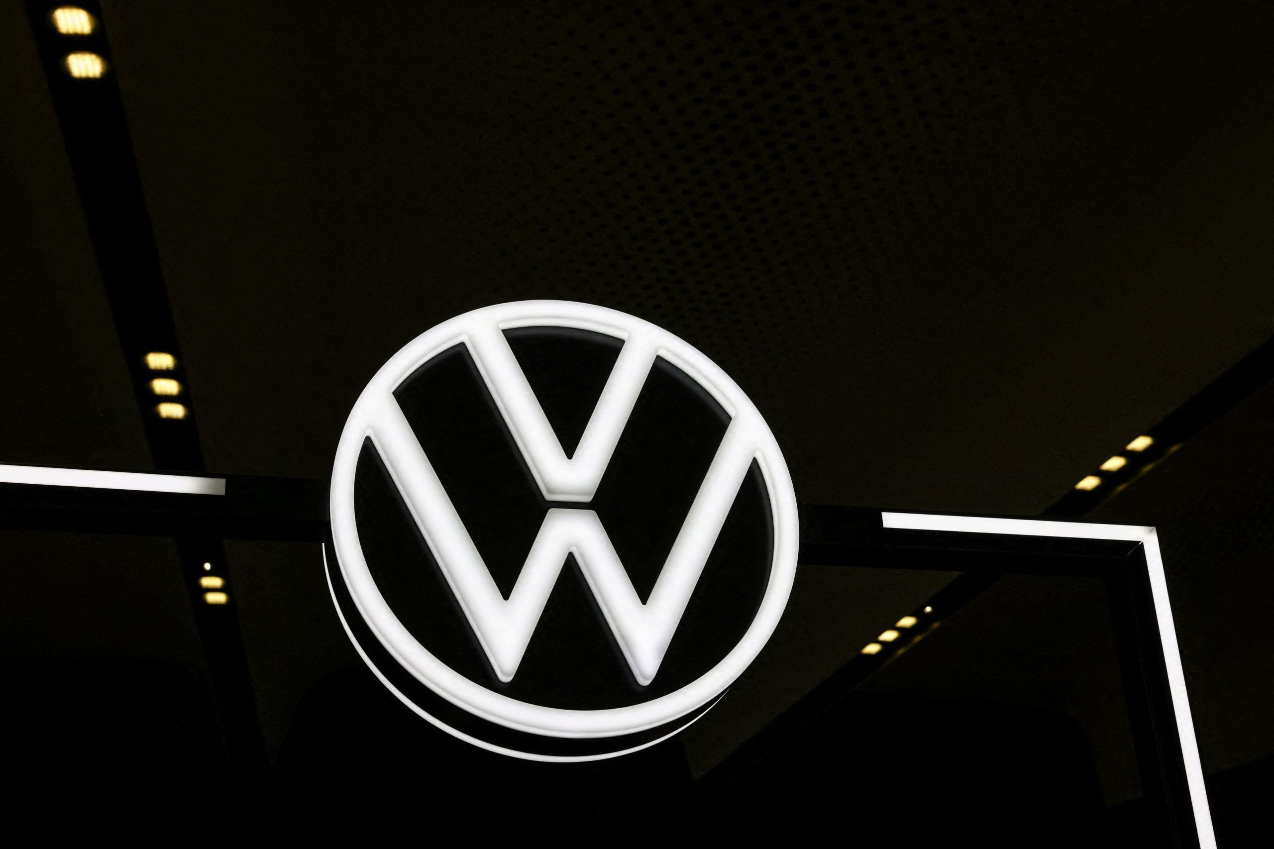 &Tau;&alpha; &tau;&rho;ί&alpha; &mu;&epsilon;&gamma;ά&lambda;&alpha; &sigma;&tau;&omicron;&iota;&chi;ή&mu;&alpha;&tau;&alpha; &gamma;&iota;&alpha; &tau;&eta;&nbsp;Volkswagen - &Eta; έ&lambda;&lambda;&epsilon;&iota;&psi;&eta; &mu;&iota;&kappa;&rho;&omicron;&tau;&sigma;ί&pi; &nu;έ&alpha; &mu;&epsilon;&gamma;ά&lambda;&eta; &pi;&rho;ό&kappa;&lambda;&eta;&sigma;&eta;