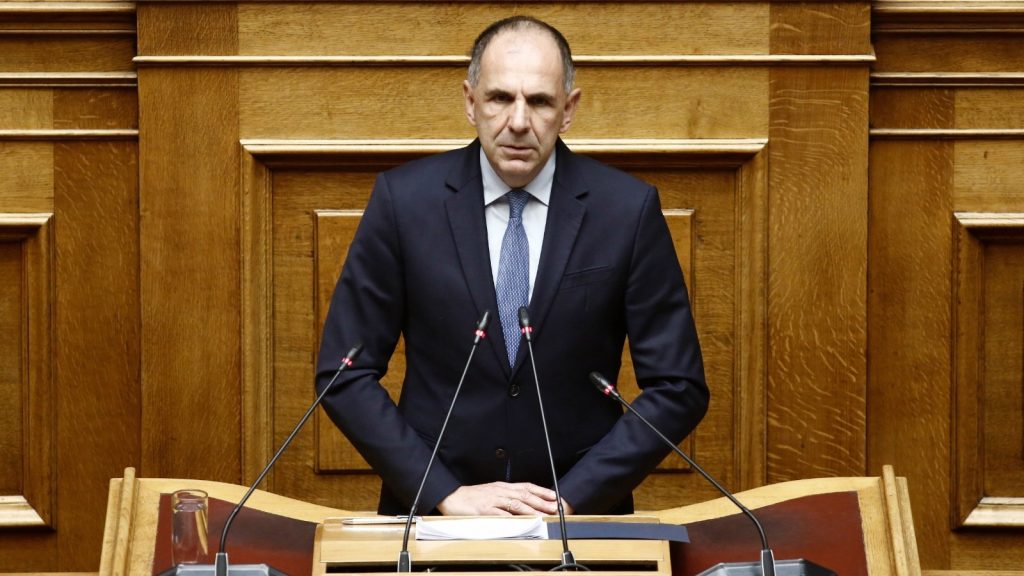 Γ. Γεραπετρίτης στη Βουλή: Μία κρίση αυτήν την περίοδο μπορεί να είναι καταστροφή