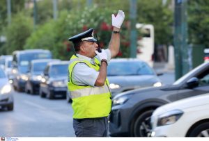 Κυκλοφοριακές ρυθμίσεις στη λεωφόρο Αθηνών λόγω πτώσης βράχων