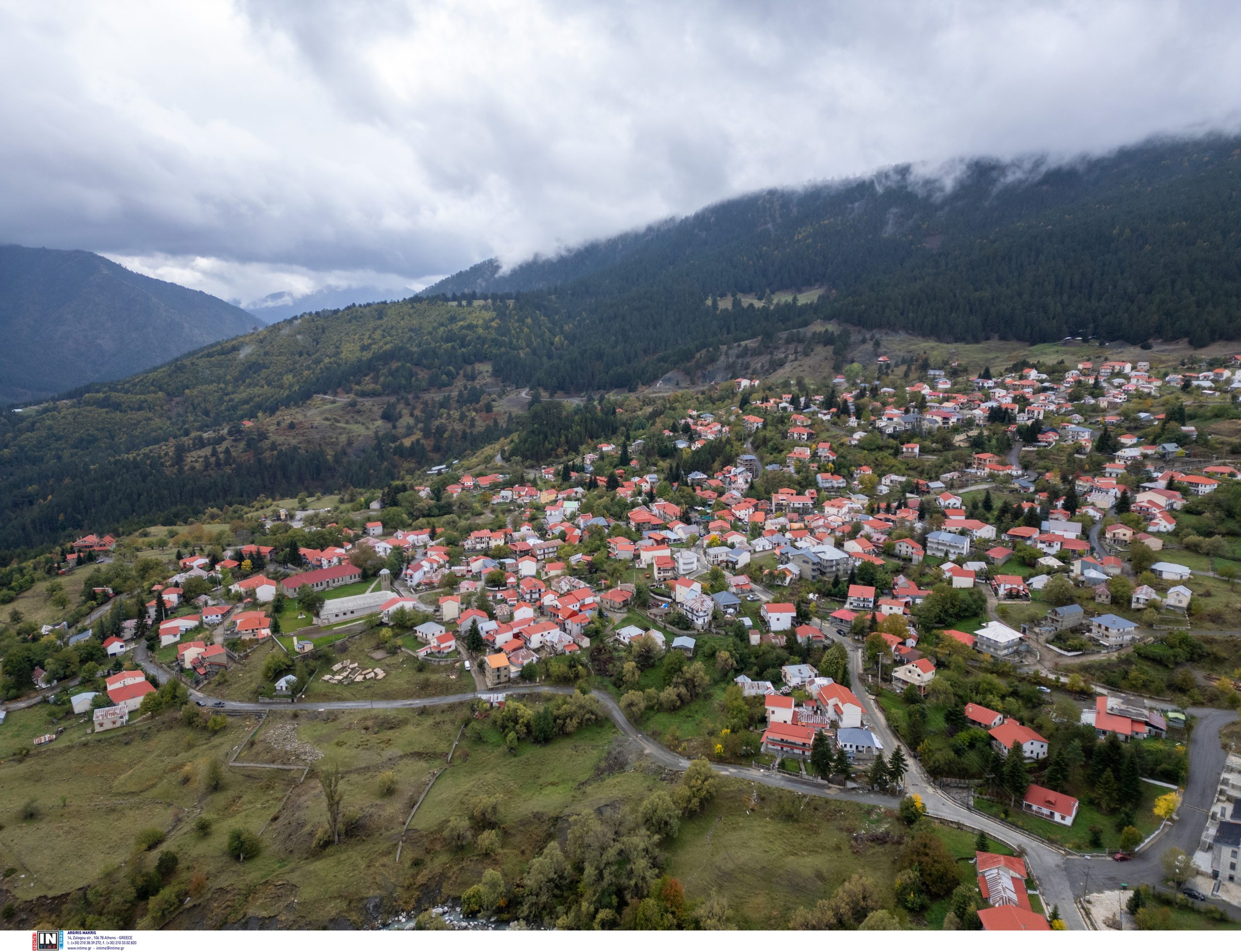&Mu;&epsilon;&tau;&epsilon;&gamma;&kappa;&alpha;&tau;ά&sigma;&tau;&alpha;&sigma;&eta; &mu;&epsilon; 10.000 &epsilon;&upsilon;&rho;ώ: &Pi;&omicron;&iota;&omicron;&iota; &delta;&iota;&kappa;&alpha;&iota;&omicron;ύ&nu;&tau;&alpha;&iota; &kappa;&alpha;&iota; &sigma;&epsilon; &pi;&omicron;&iota;&epsilon;&sigmaf; &pi;&epsilon;&rho;&iota;&omicron;&chi;έ&sigmaf;
