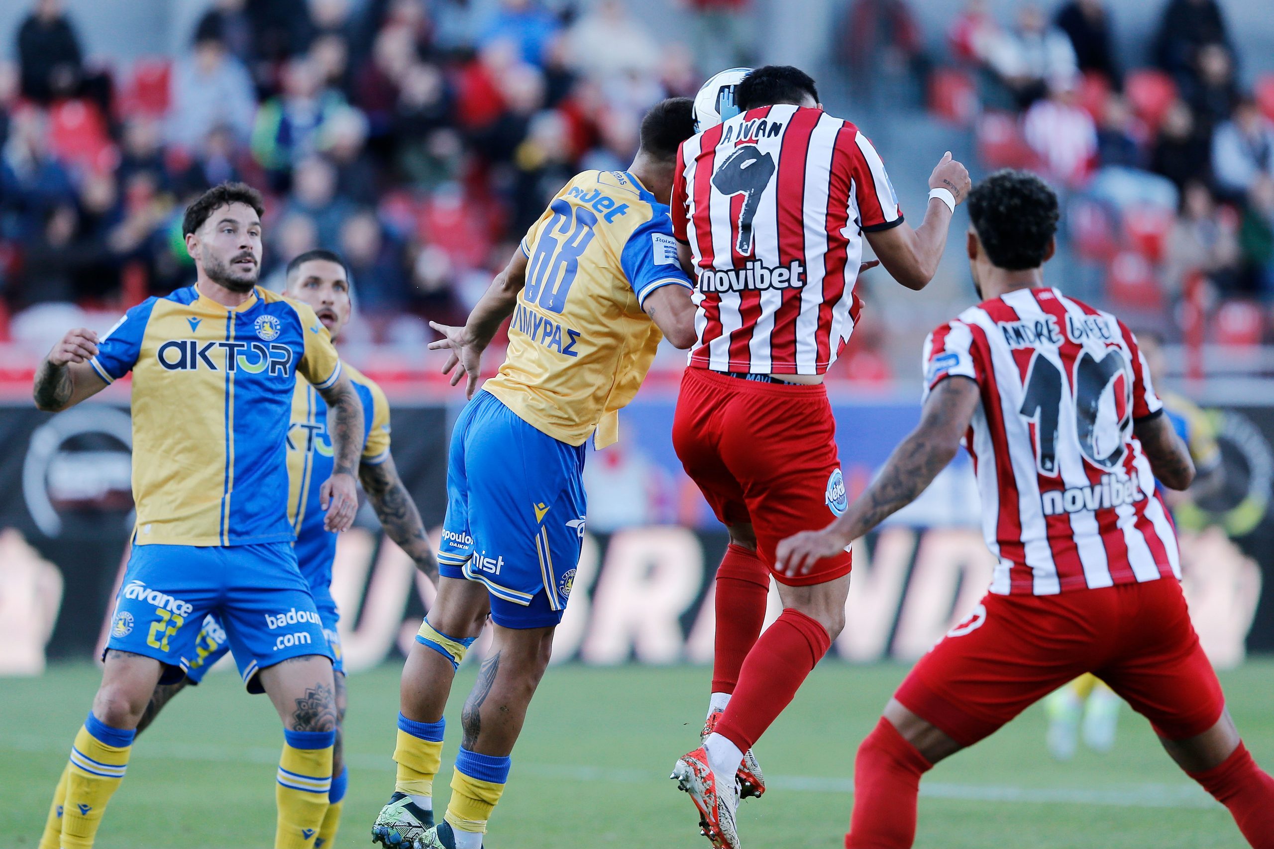 Super League: «Άνασα» για τον Πανσερραϊκό, μόνος «ουραγός» ο Αστέρας Τρίπολης