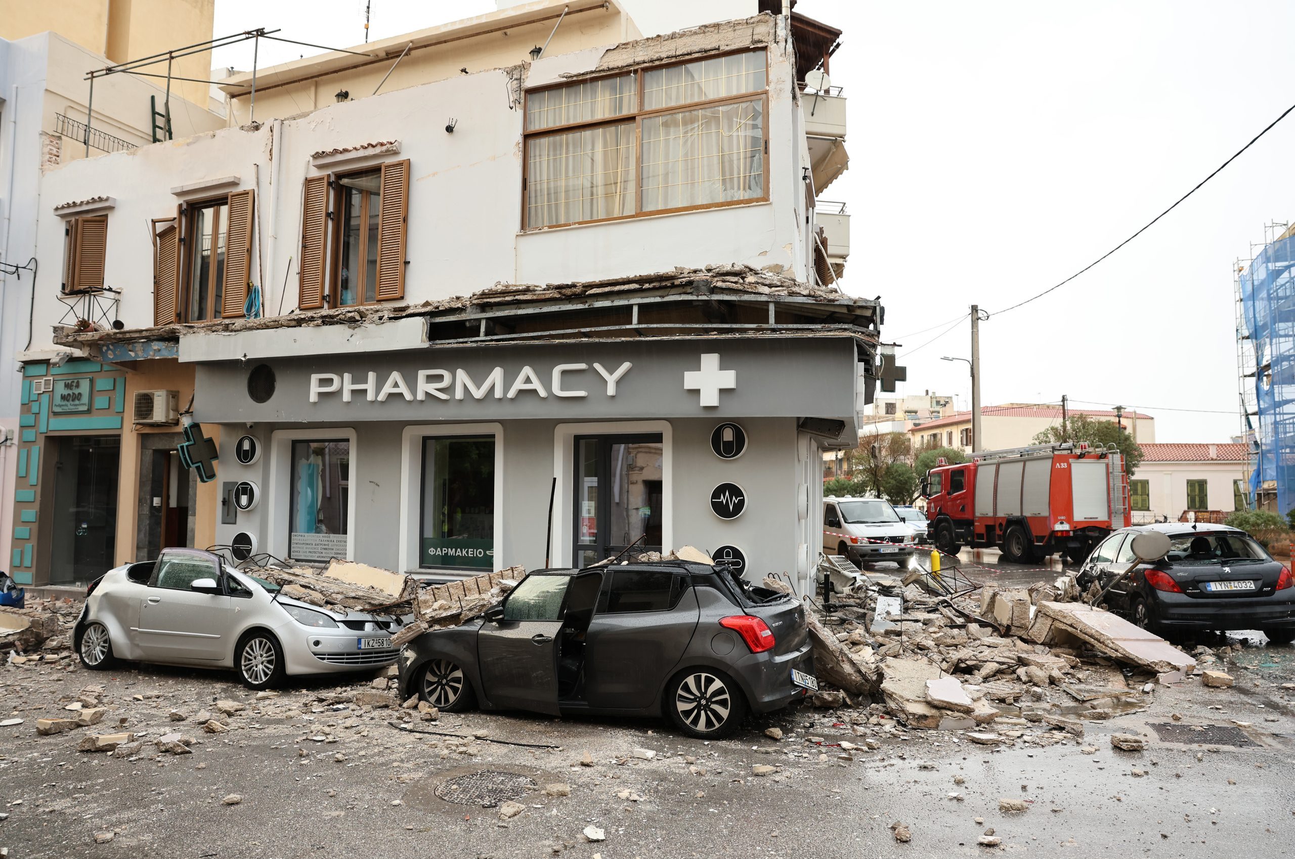Λαύριο: Συγκλονίζουν οι δύο γυναίκες που σώθηκαν από θαύμα από την κατάρρευση μπαλκονιού