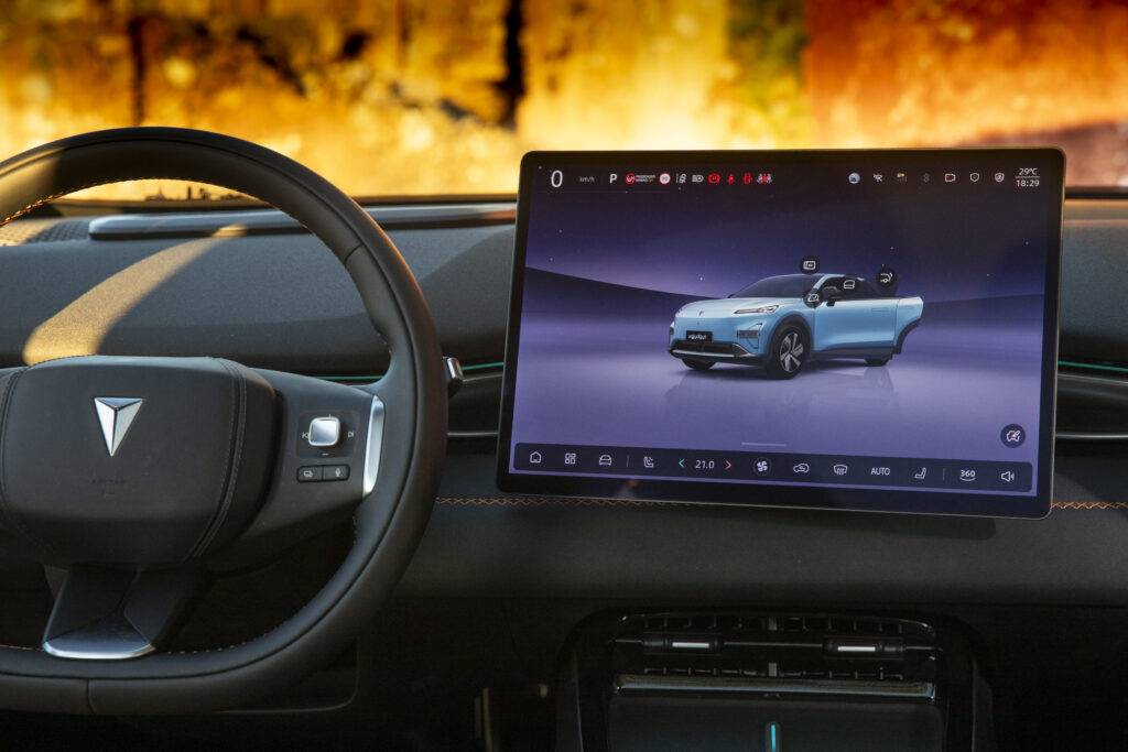 Changan: Το αυτοκίνητο που αντιλαμβάνεται τον οδηγό όταν ζαλίζεται και σταματάει στην άκρη αυτόματα