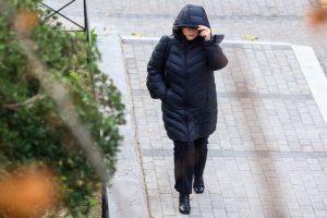 Καιρός: Έρχεται ο «Ω-εμποδιστής» και χειμωνιάζει απότομα – Πότε έρχονται βροχές και πτώση θερμοκρασίας