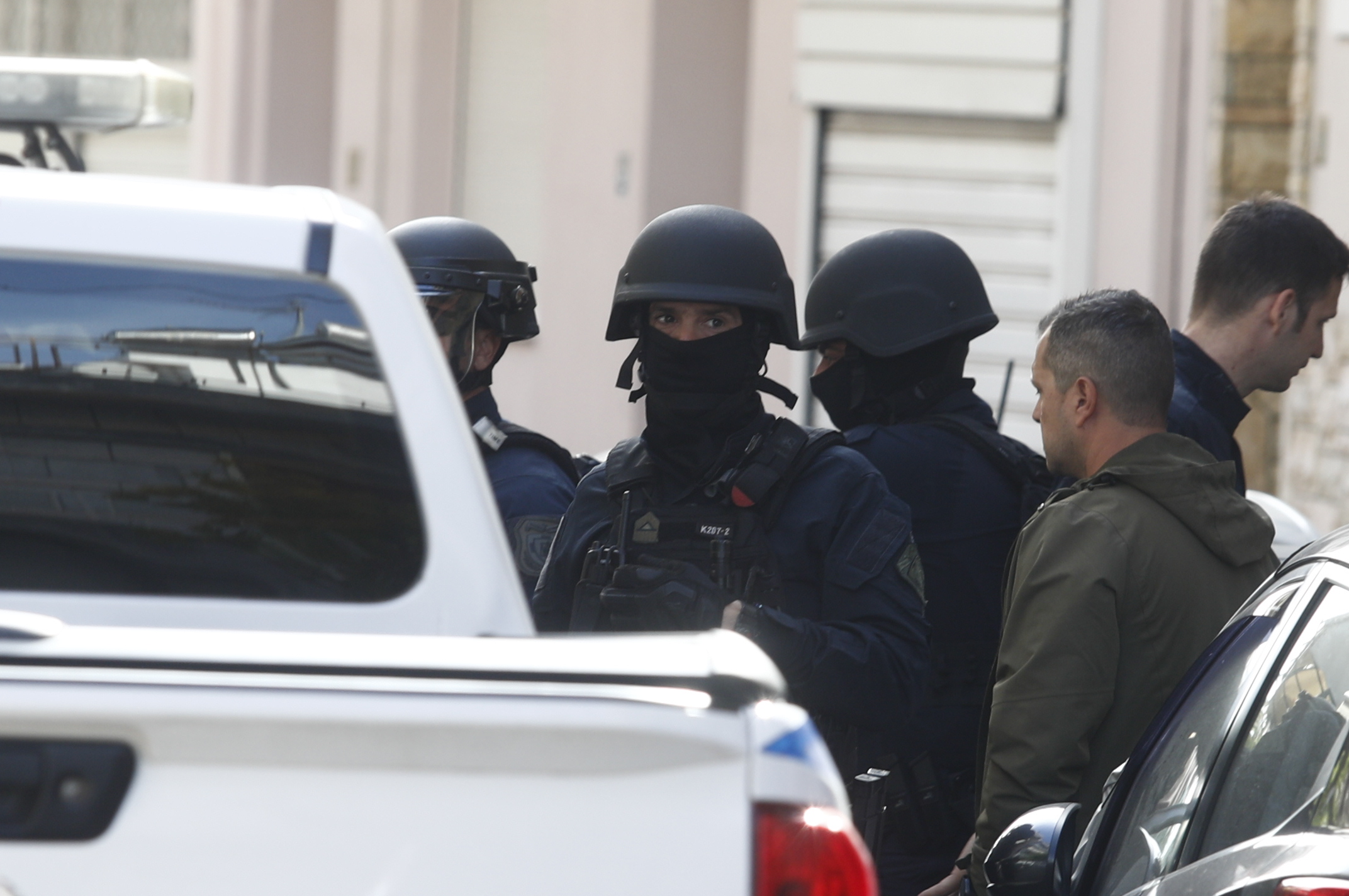 Ηράκλειο: Εφοδος της ΕΛ.ΑΣ. στην κατάληψη «Ευαγγελισμός» στον απόηχο της επίθεσης κατά Βορίδη