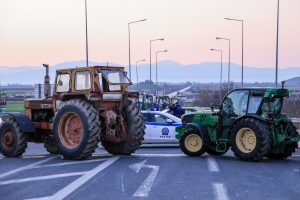 Ημαθία: Κυκλοφοριακές ρυθμίσεις λόγω των αγροτικών κινητοποιήσεων – Πώς κινούνται τα οχήματα