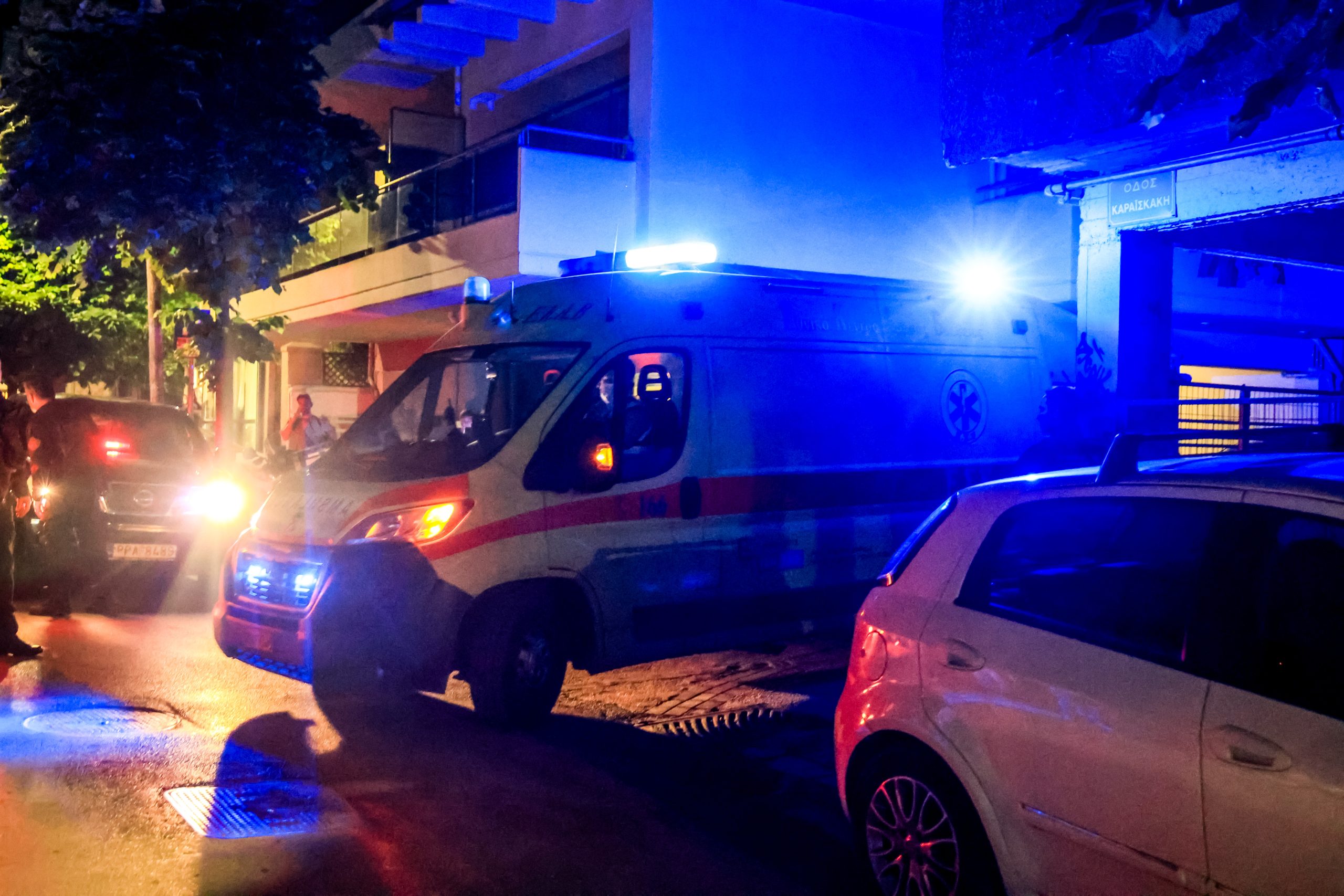 &Pi;&epsilon;&rho;&iota;&sigma;&tau;έ&rho;&iota;: &Nu;&epsilon;&kappa;&rho;ό&sigmaf; 37&chi;&rho;&omicron;&nu;&omicron;&sigmaf; &mu;&epsilon;&tau;ά &alpha;&pi;ό &epsilon;&pi;ί&theta;&epsilon;&sigma;&eta; &mu;&epsilon; &mu;&alpha;&chi;&alpha;ί&rho;&iota;