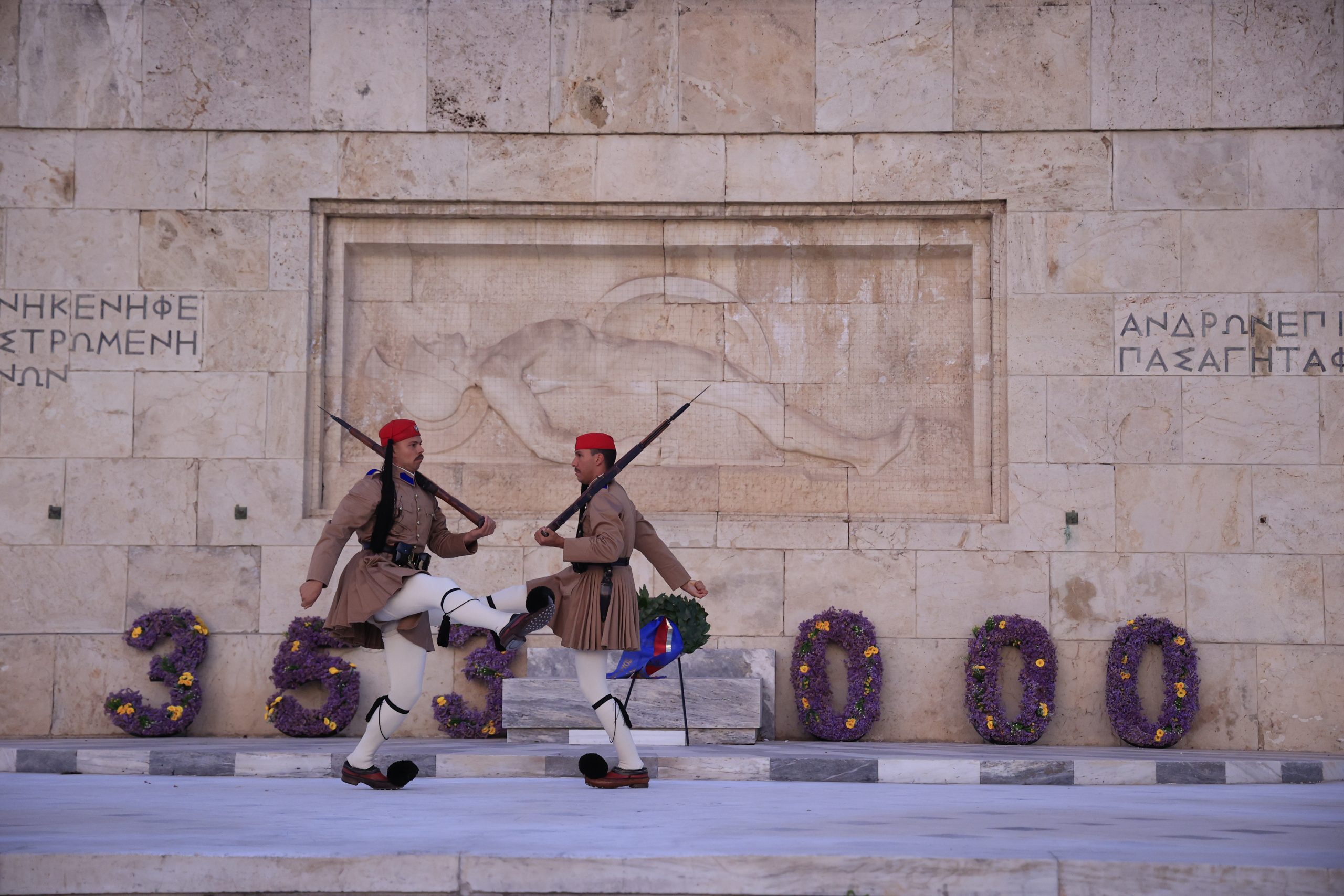 Ψηφίζεται το απόγευμα η τροπολογία για το μνημείο του Αγνώστου Στρατιώτη - Tι θα απαγορεύεται από εδώ και πέρα