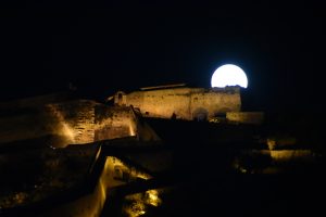 Το «Φεγγάρι του Κάστορα»: Απόψε η πιο εντυπωσιακή υπερσελήνη του φθινοπώρου