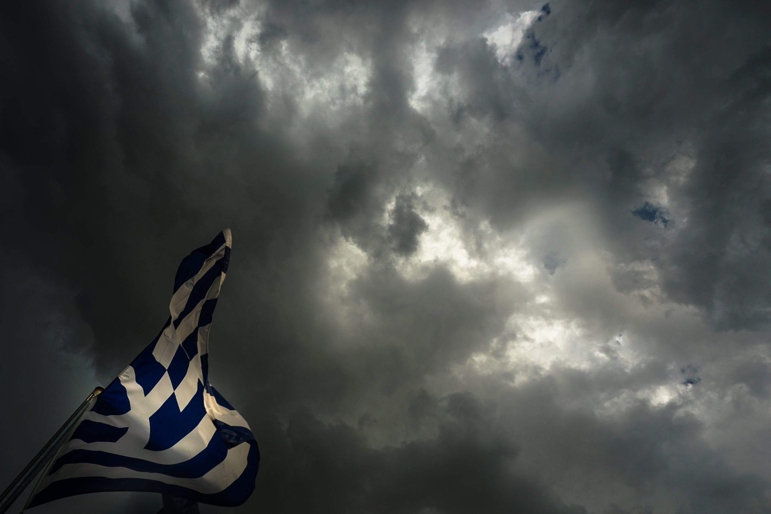 Σαββατοκύριακο υπό βροχή: Ποιες περιοχές θα επηρεαστούν και πού θα κάνει ζέστη