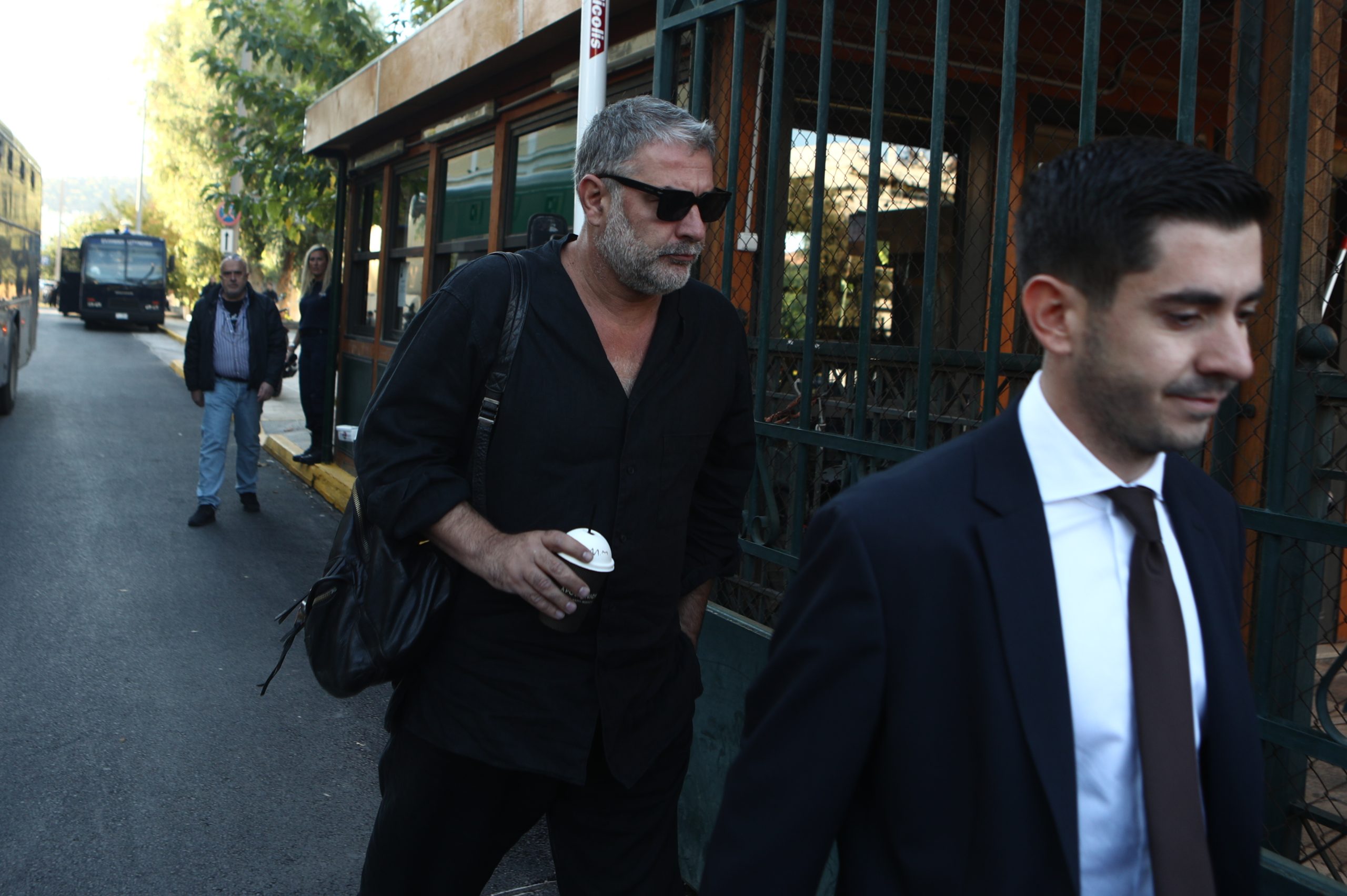 Βασίλης Μπισμπίκης: Στην Ευελπίδων για τη δίκη μετά το τροχαίο στη Φιλοθέη