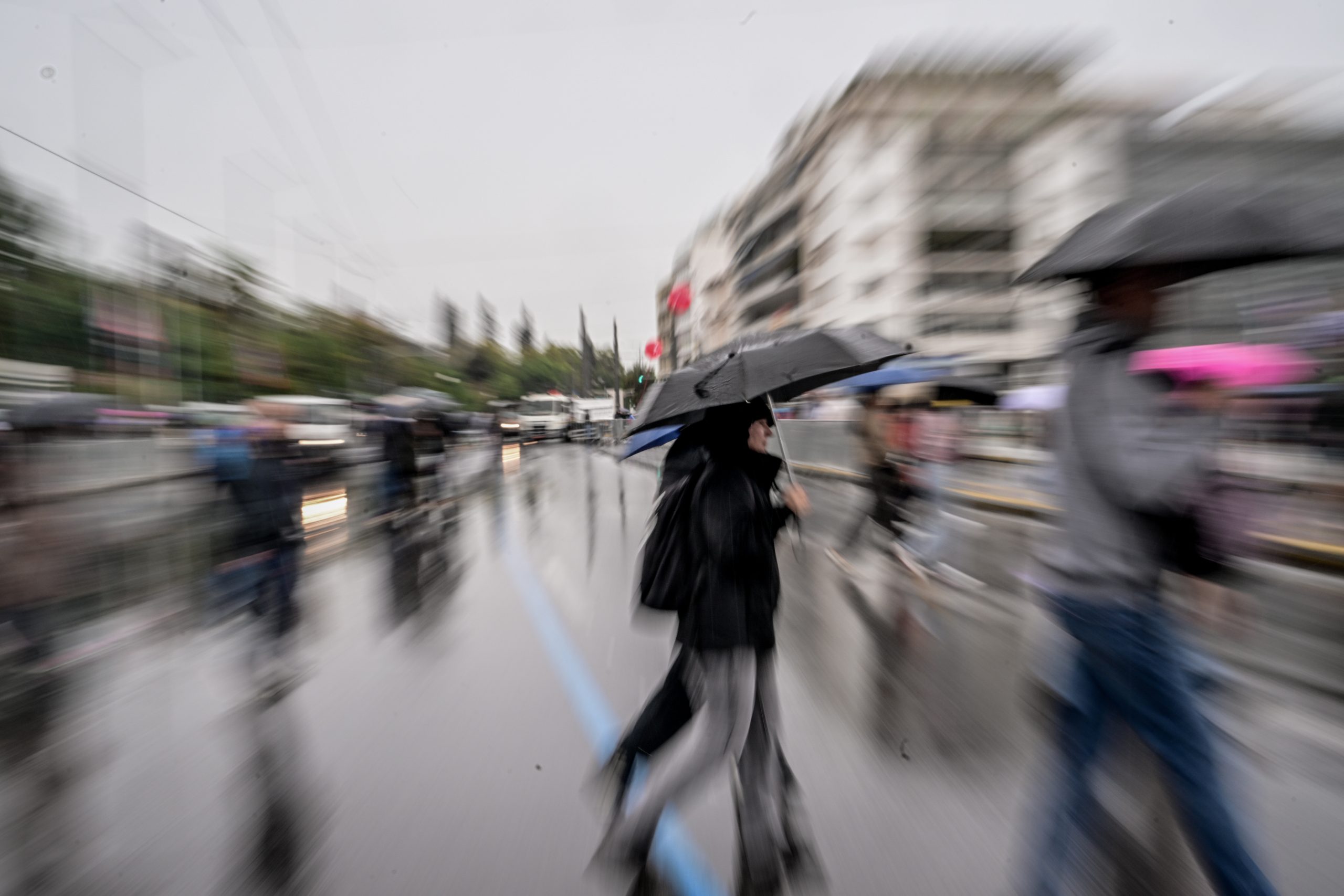 &Kappa;&alpha;&iota;&rho;ό&sigmaf;: &Mu;&epsilon; &beta;&rho;&omicron;&chi;έ&sigmaf; &kappa;&alpha;&iota; &kappa;&alpha;&tau;&alpha;&iota;&gamma;ί&delta;&epsilon;&sigmaf; &eta; &Delta;&epsilon;&upsilon;&tau;έ&rho;&alpha; - &Pi;&omicron;ύ &alpha;&nu;&alpha;&mu;έ&nu;&omicron;&nu;&tau;&alpha;&iota; &iota;&sigma;&chi;&upsilon;&rho;ά &phi;&alpha;&iota;&nu;ό&mu;&epsilon;&nu;&alpha;, &tau;&iota; &pi;&rho;&omicron;&beta;&lambda;έ&pi;&epsilon;&tau;&alpha;&iota; &gamma;&iota;&alpha; &tau;&eta;&nu; &Alpha;&tau;&tau;&iota;&kappa;ή