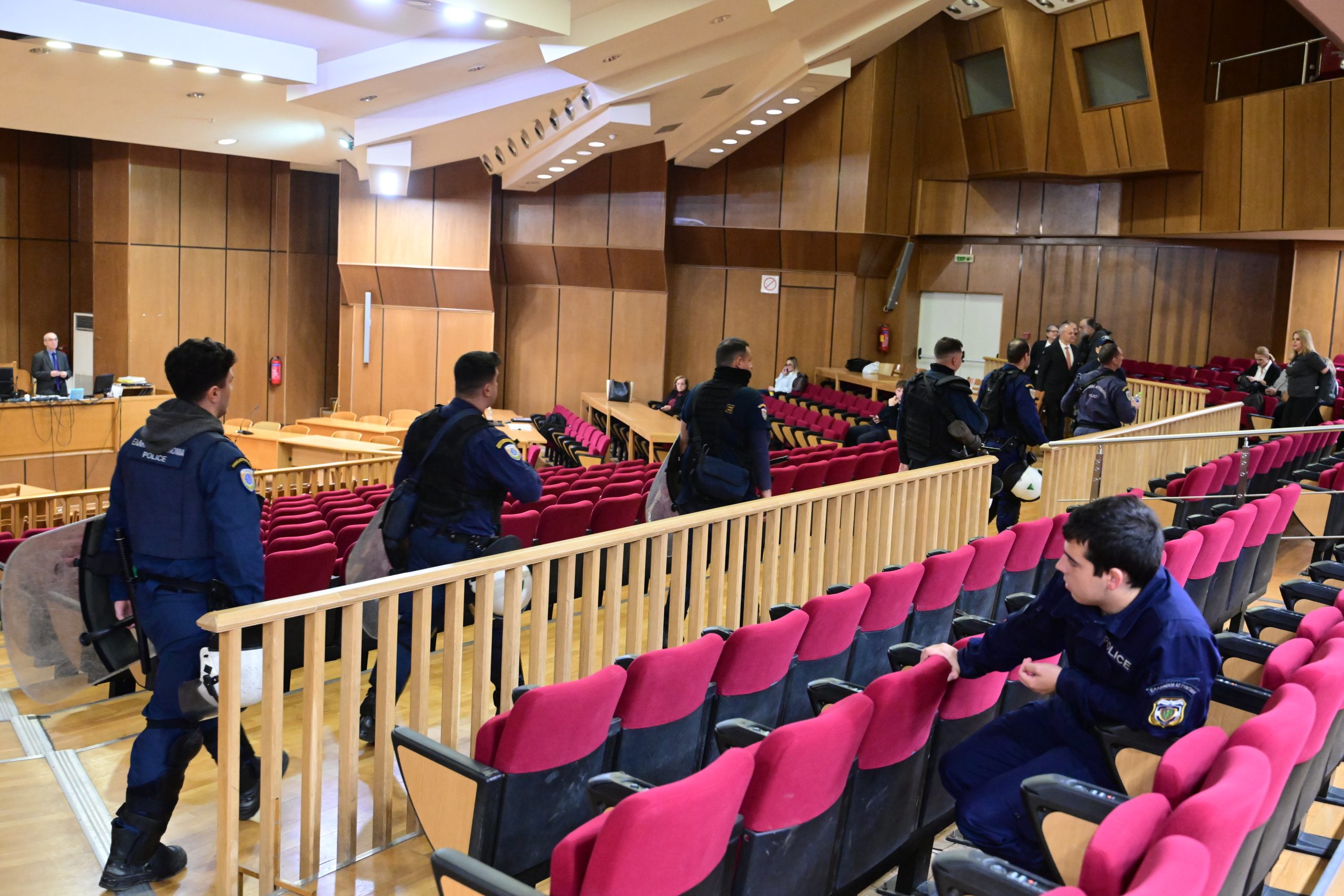 &Delta;ί&kappa;&eta; &Chi;&rho;&upsilon;&sigma;ή&sigmaf; &Alpha;&upsilon;&gamma;ή&sigmaf;: &Alpha;&pi;&omicron;&lambda;&omicron;&gamma;ή&theta;&eta;&kappa;&epsilon; &omicron; &Chi;&rho;ή&sigma;&tau;&omicron;&sigmaf; &Pi;&alpha;&pi;&pi;ά&sigmaf; - &Epsilon;&nu;&tau;ό&sigmaf; &tau;&eta;&sigmaf; &eta;&mu;έ&rho;&alpha;&sigmaf; &kappa;&alpha;&iota; &omicron;&iota; &alpha;&pi;&omicron;&lambda;&omicron;&gamma;ί&epsilon;&sigmaf; &Kappa;&alpha;&sigma;&iota;&delta;&iota;ά&rho;&eta; - &Lambda;&alpha;&gamma;&omicron;ύ