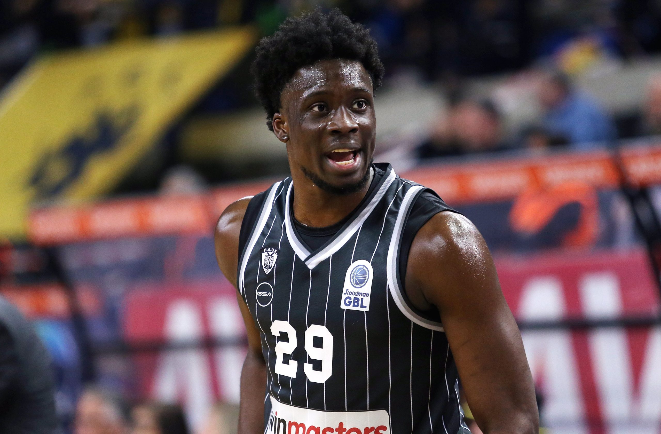 Στους Μπακς με two-way συμβόλαιο ο Άλεξ Αντετοκούνμπο