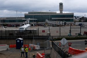 Νέες ταυτότητες, προσωπικός αριθμός και βιομετρικοί έλεγχοι – Τι αλλάζει στα ταξίδια και τι ισχύει για τους Έλληνες